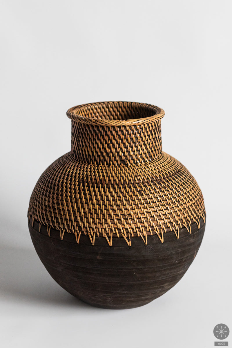 Vase made of rattan and wood