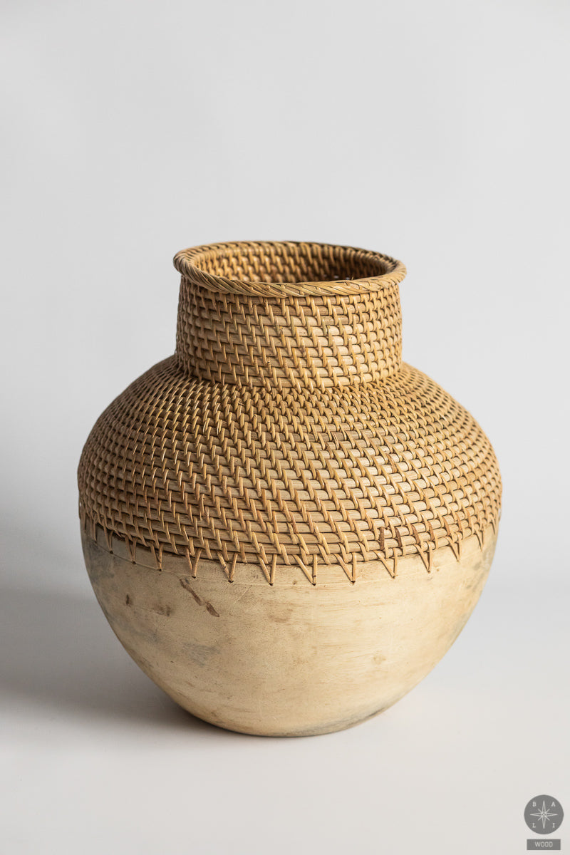Vase made of rattan and wood