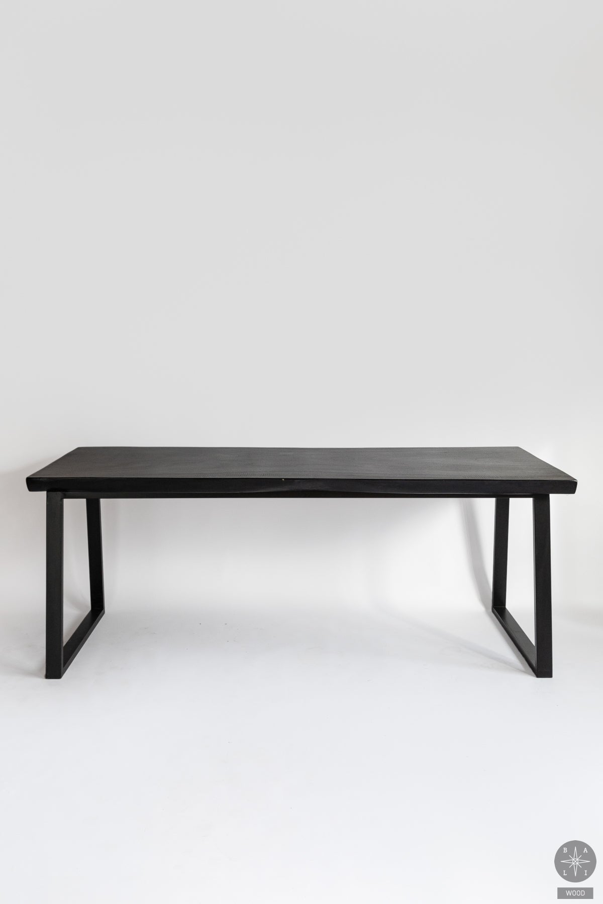 Dining table made of suar wood