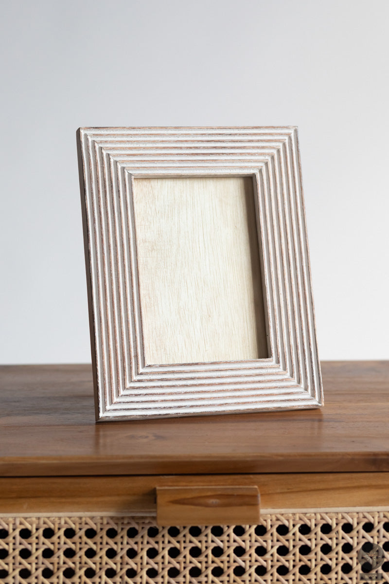 Photo frame made of bleached wood