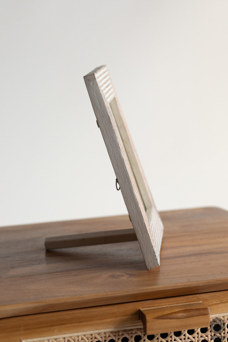 Photo frame made of bleached wood