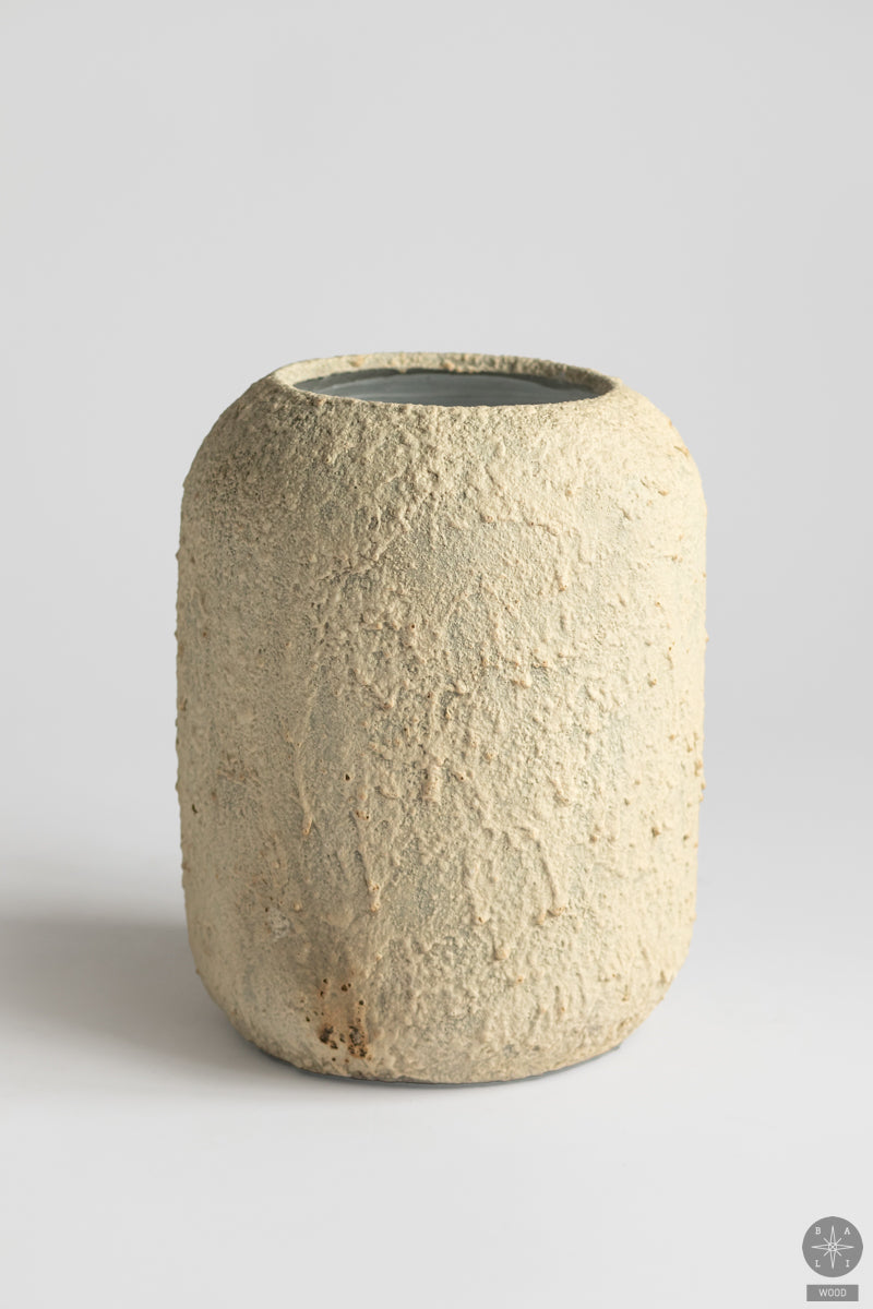 Decorative vase made of concrete