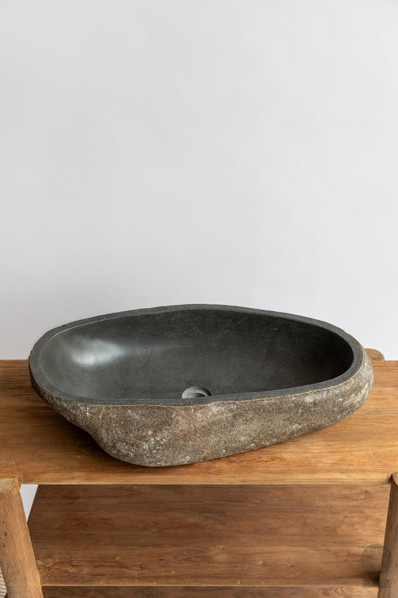 River stone washbasin