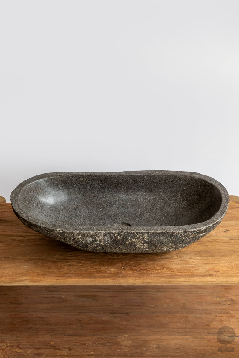 River stone washbasin