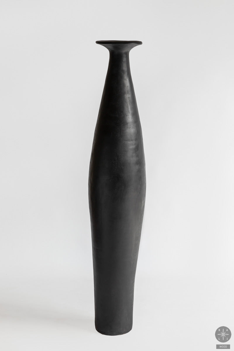 Decorative vase made of concrete