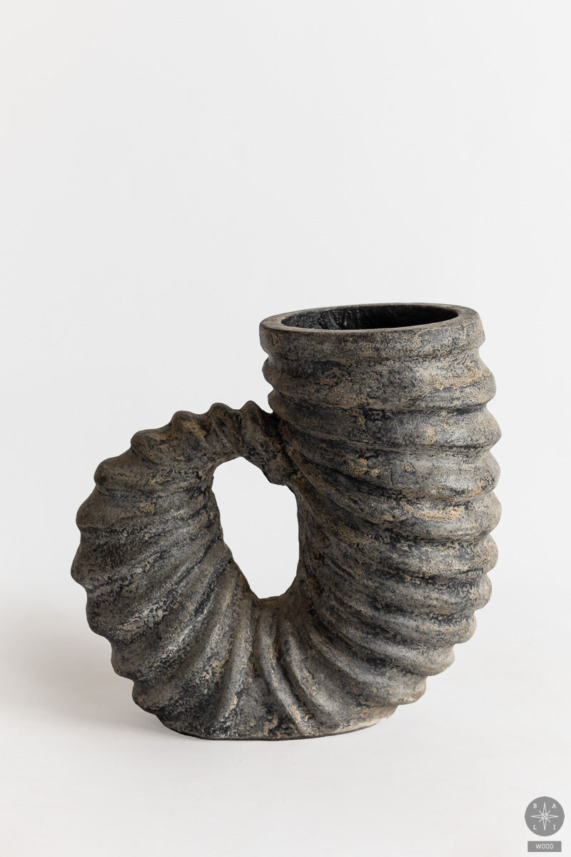 Decorative vase made of concrete