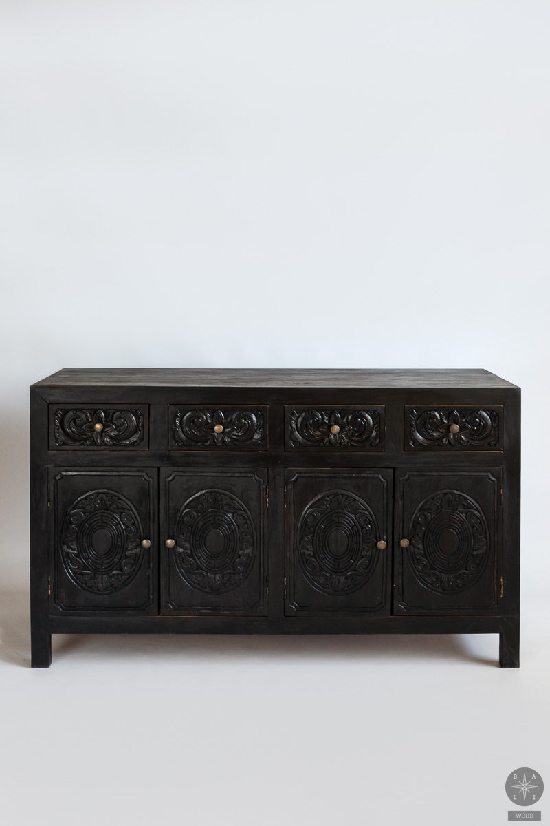 Oriental style commode
