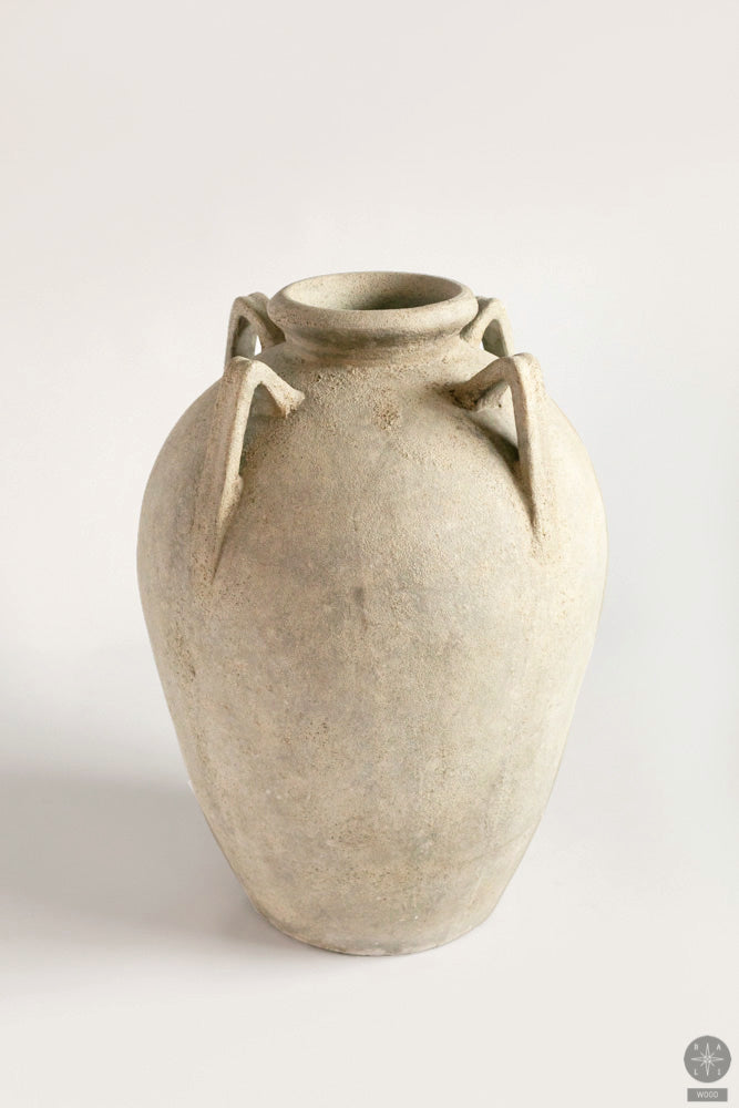 Decorative vase made of concrete