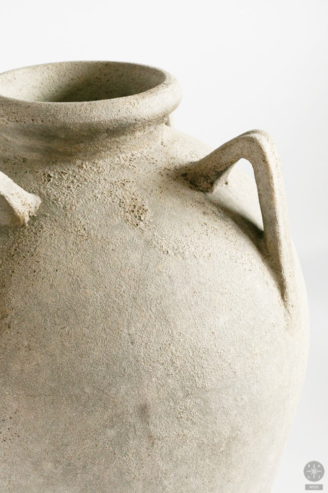 Decorative vase made of concrete