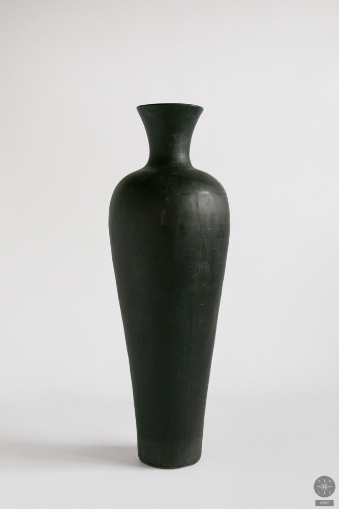 Decorative vase made of concrete