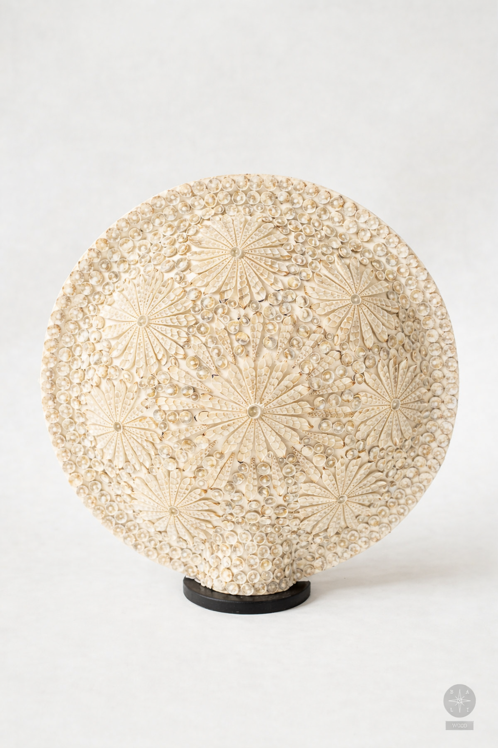 Table lamp made of shells