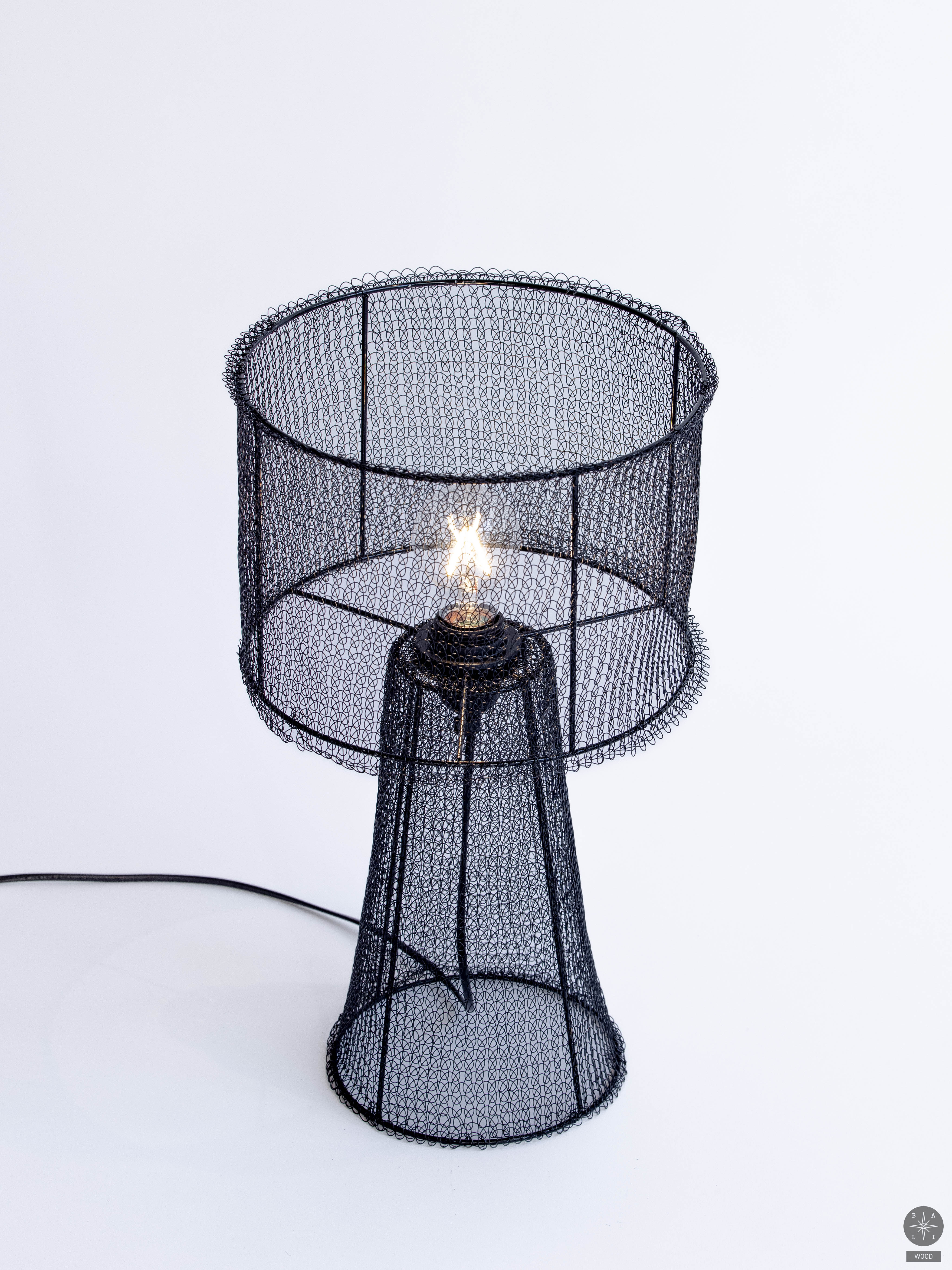 Braided stainless steel lampshade