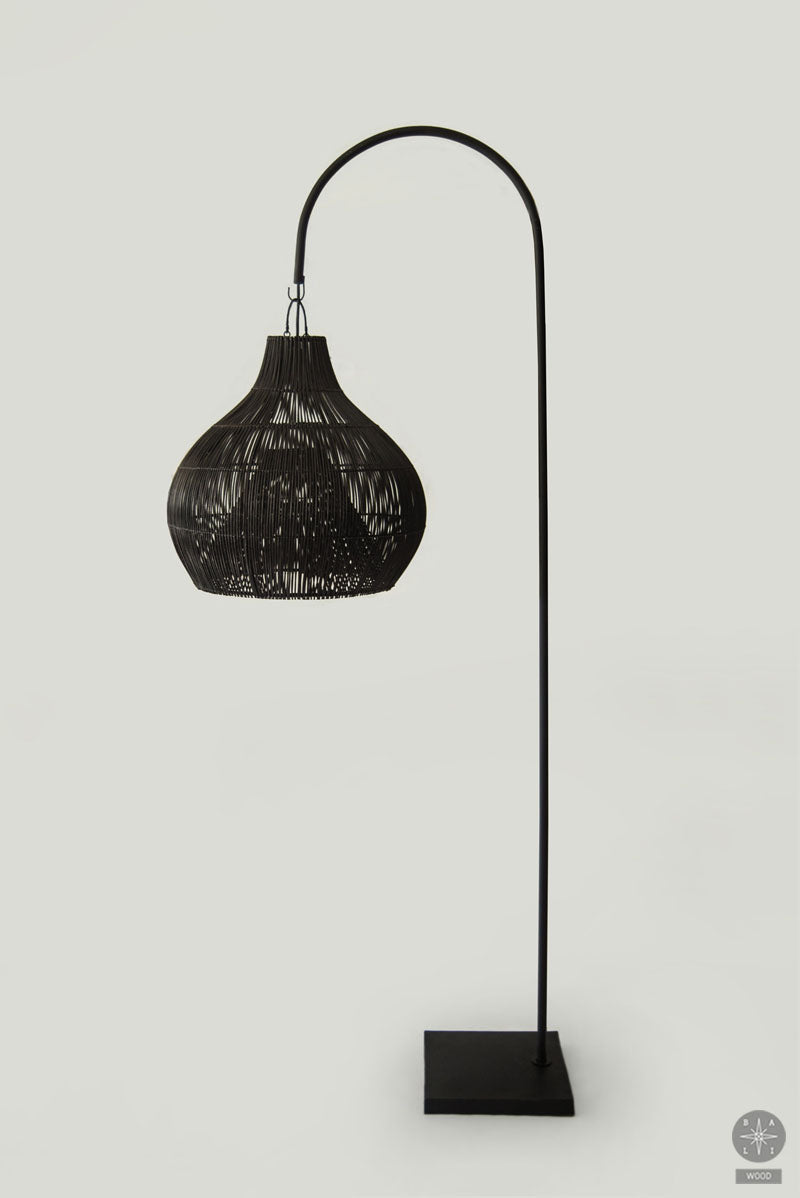 Floor lamp with rattan shade