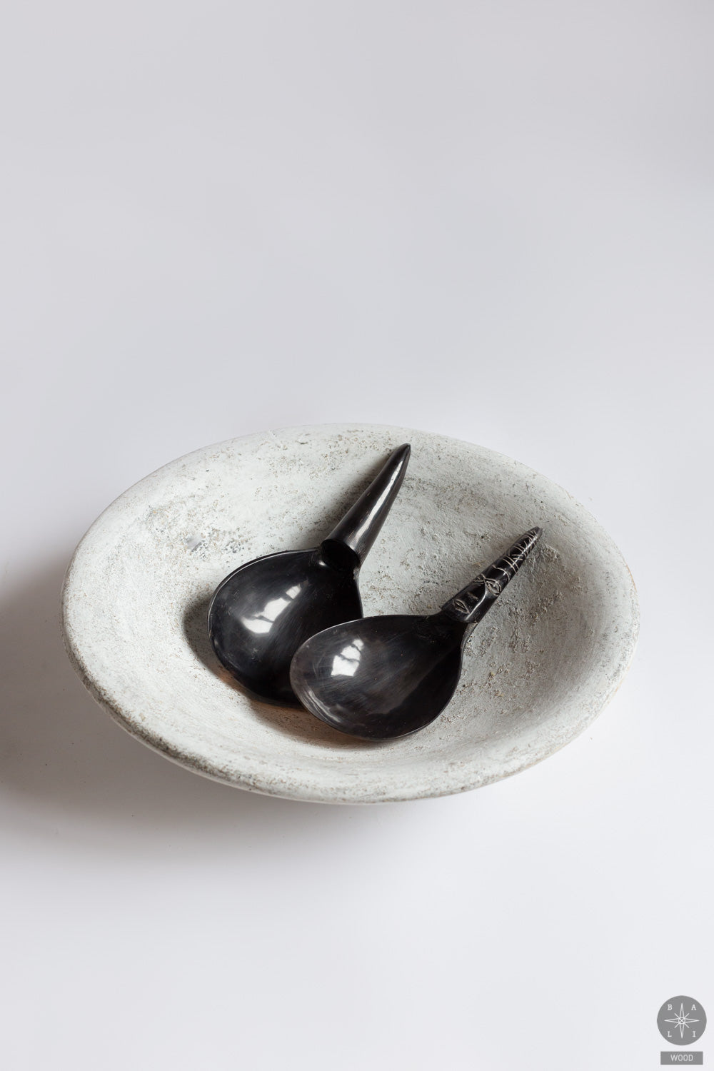 Salad tool from shell