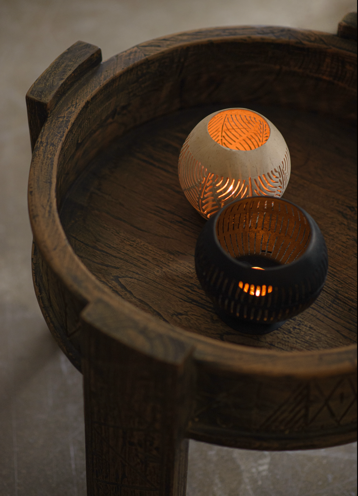 White coconut shell candle holder