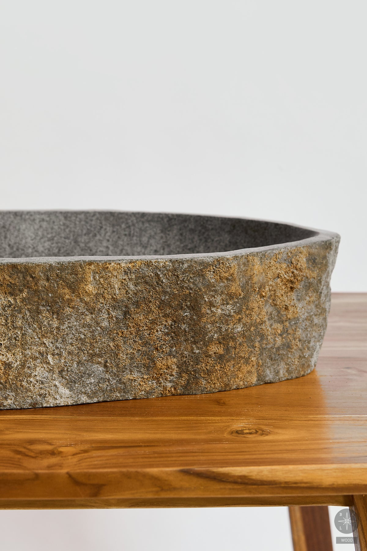 River stone washbasin