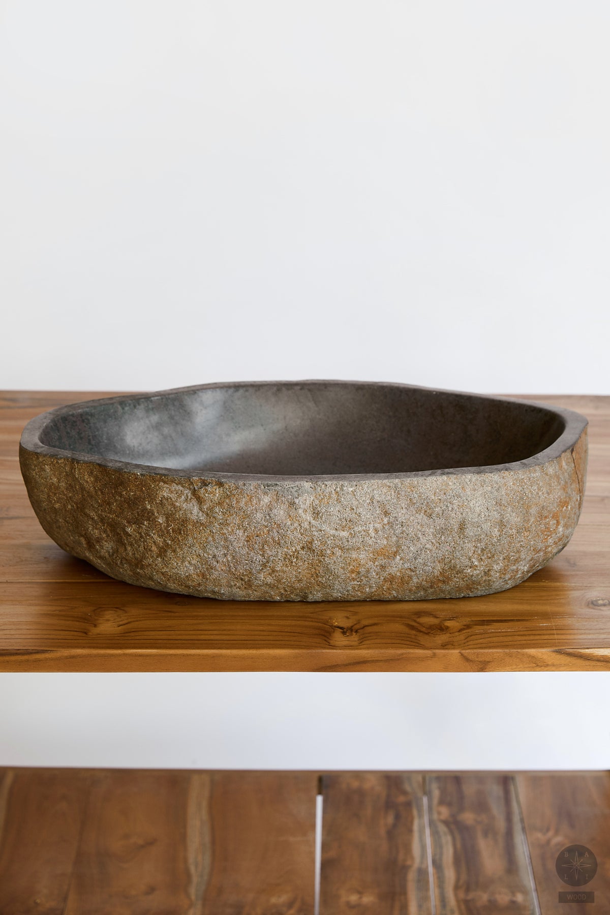 River stone washbasin
