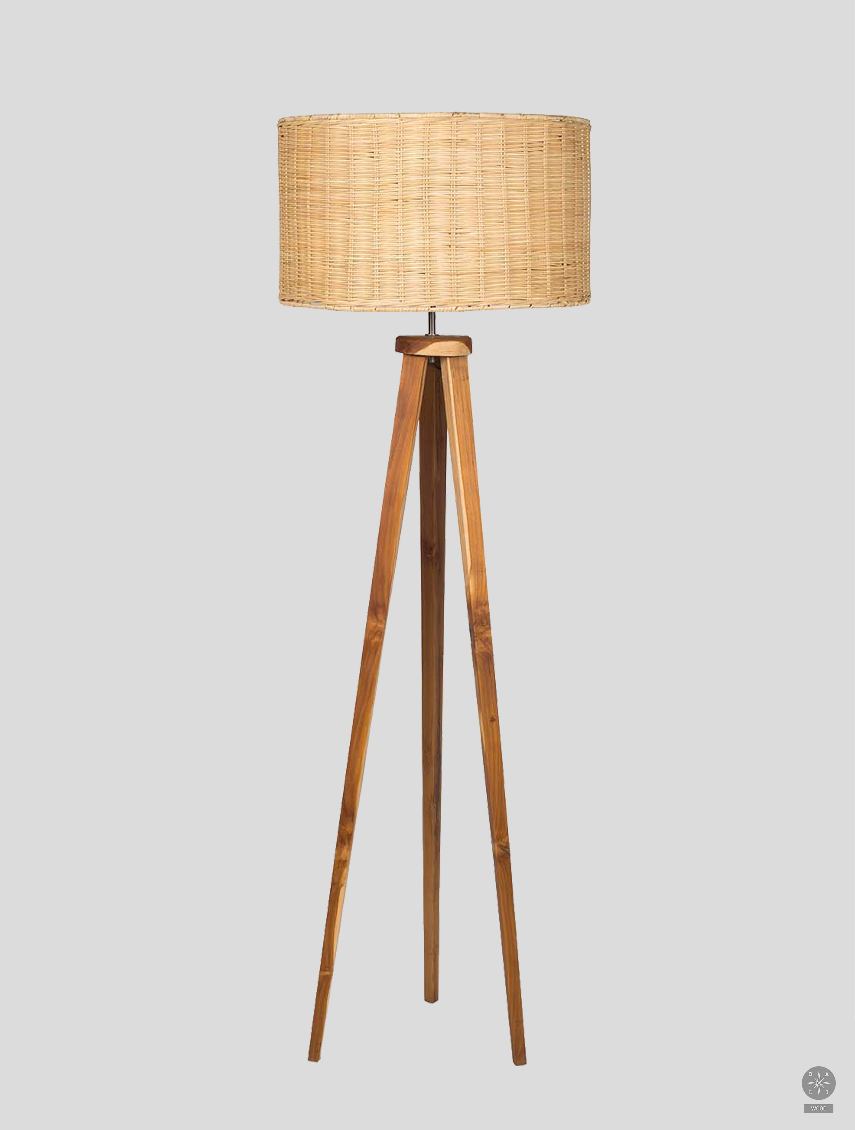 Floor lamp with woven rattan shade