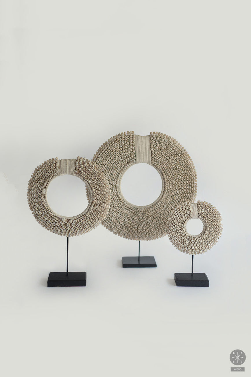 Decoration made of shells