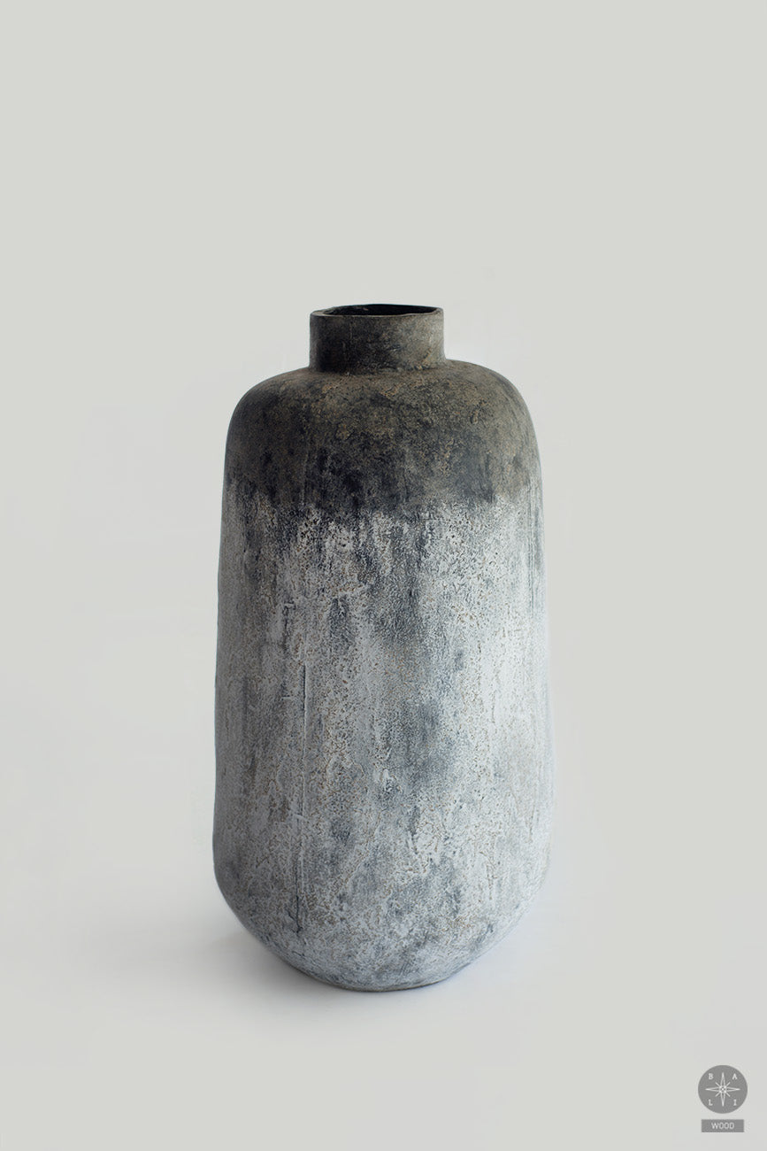 Decorative vase made of concrete
