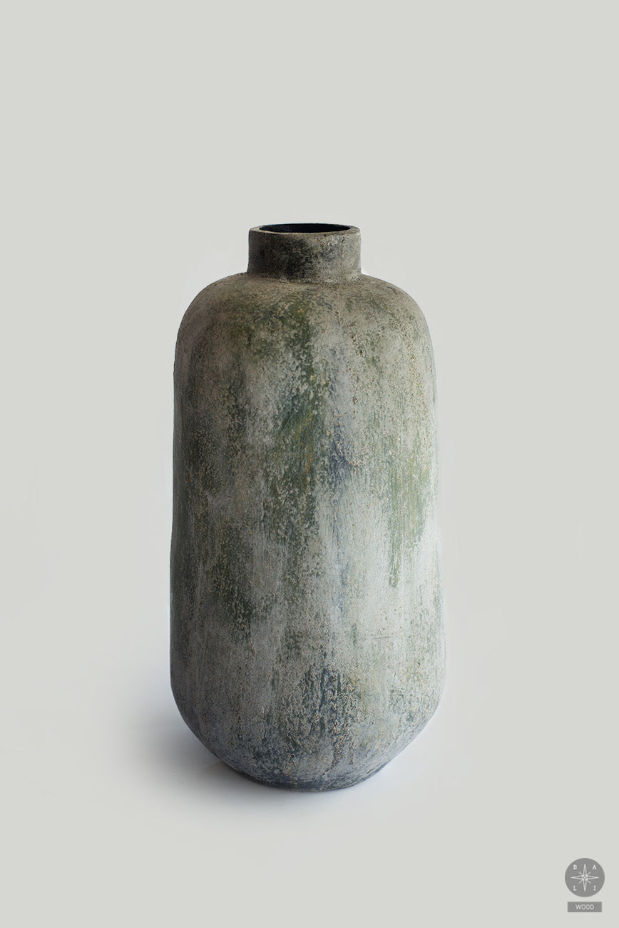Decorative vase made of concrete