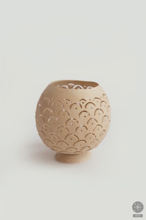 White coconut shell candle holder